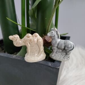 Wade Red Rose Tea Collectible Ceramic Zebra & Camel Figurine Set